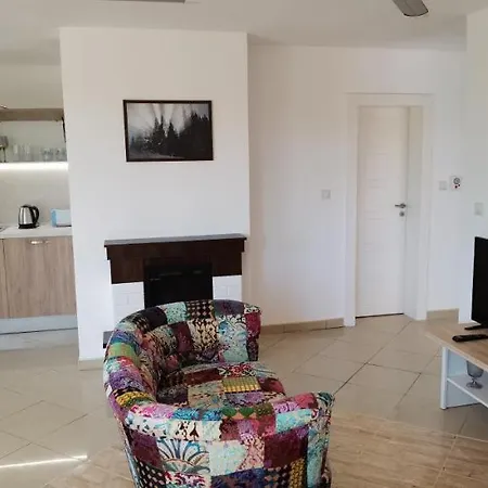 Metatron U Doma Apartment *